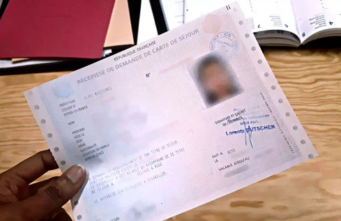 Fransa'da oturum kartı almak için dil yeterliliği belgesi gerekecek.